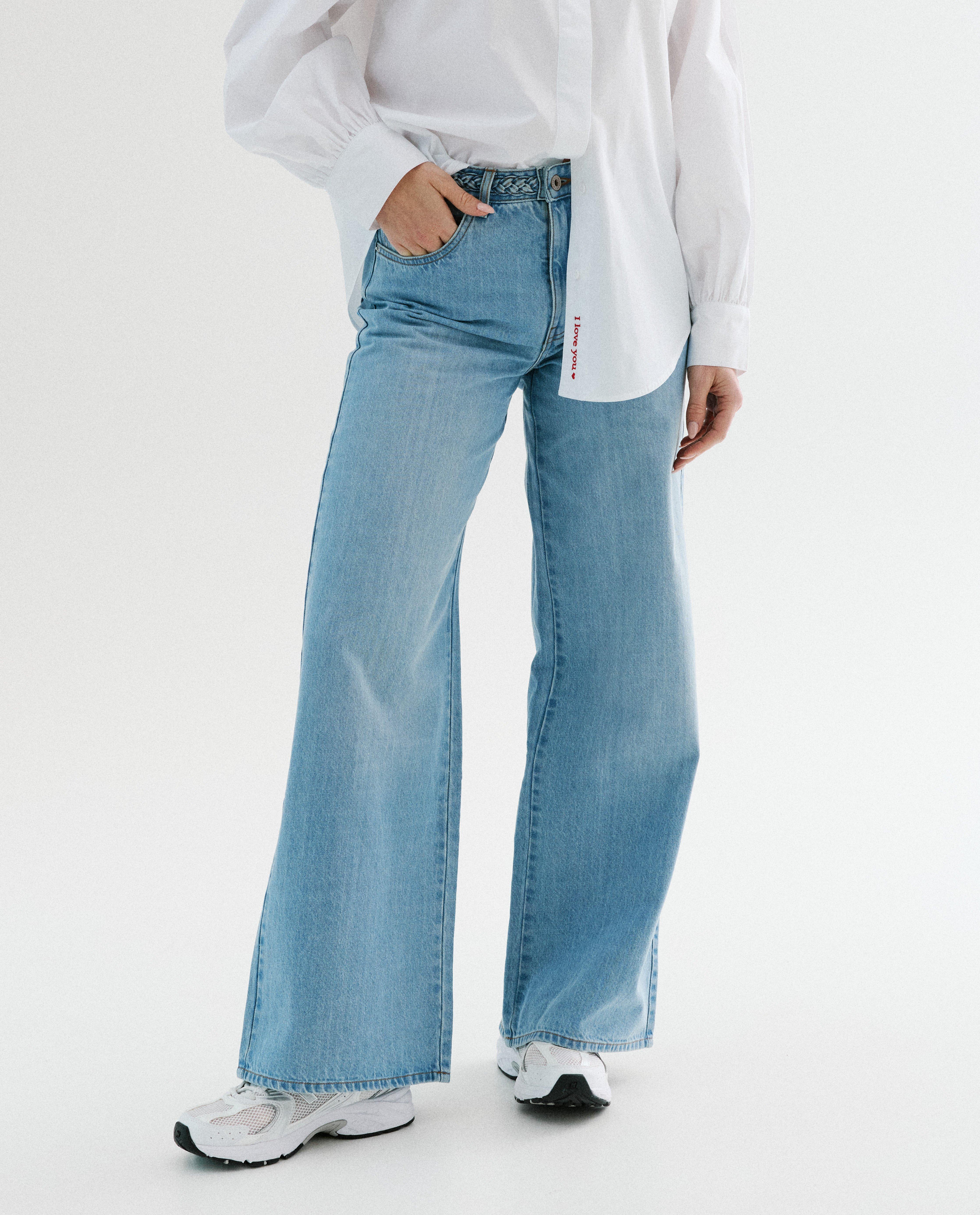 Jean avec d&eacute;tail tiss&eacute; - D&eacute;tails du produit - bleu clair - image num&eacute;ro 3