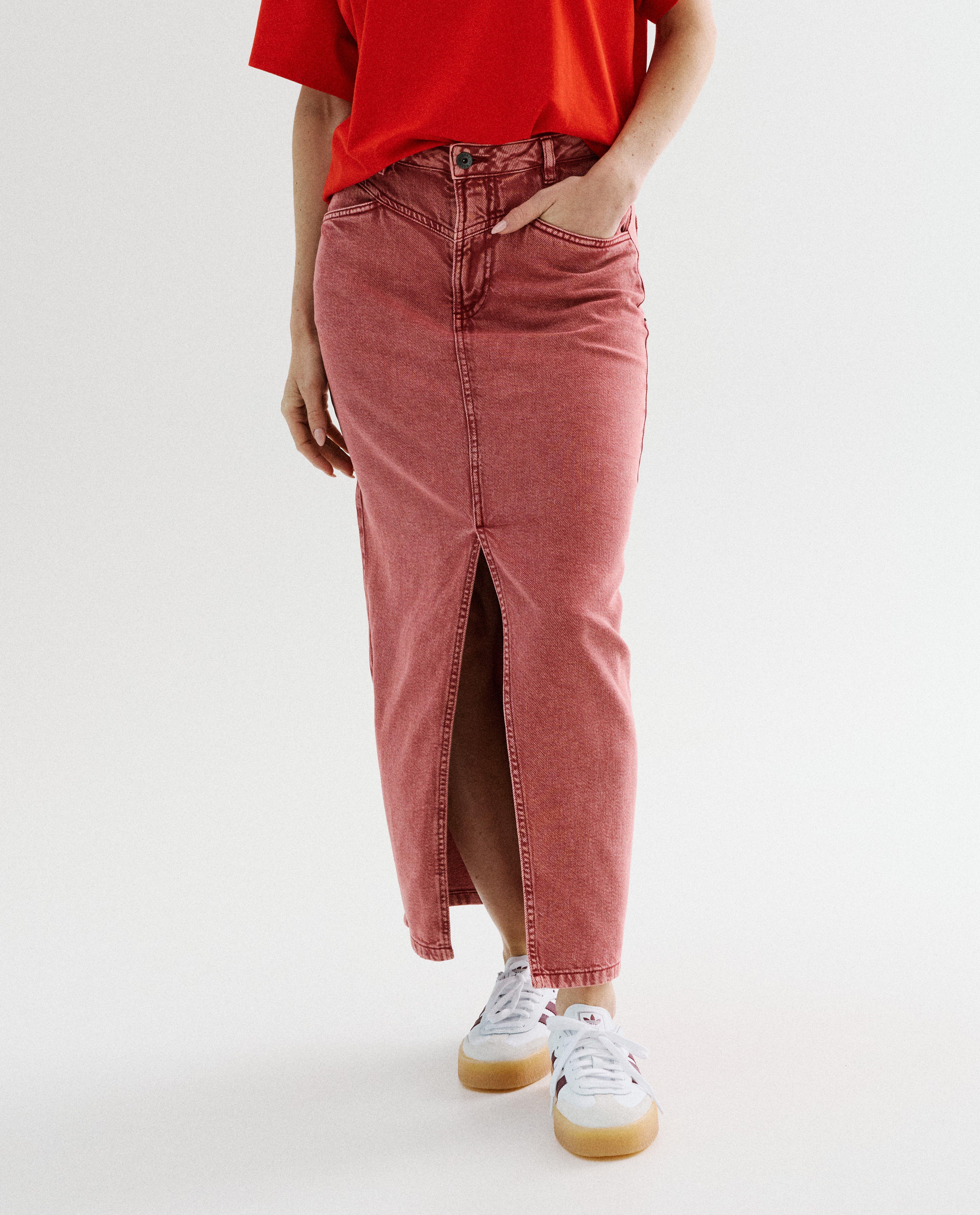 Jupe en jean rouge - D&eacute;tails du produit - rouge fonc&eacute; - image num&eacute;ro 3