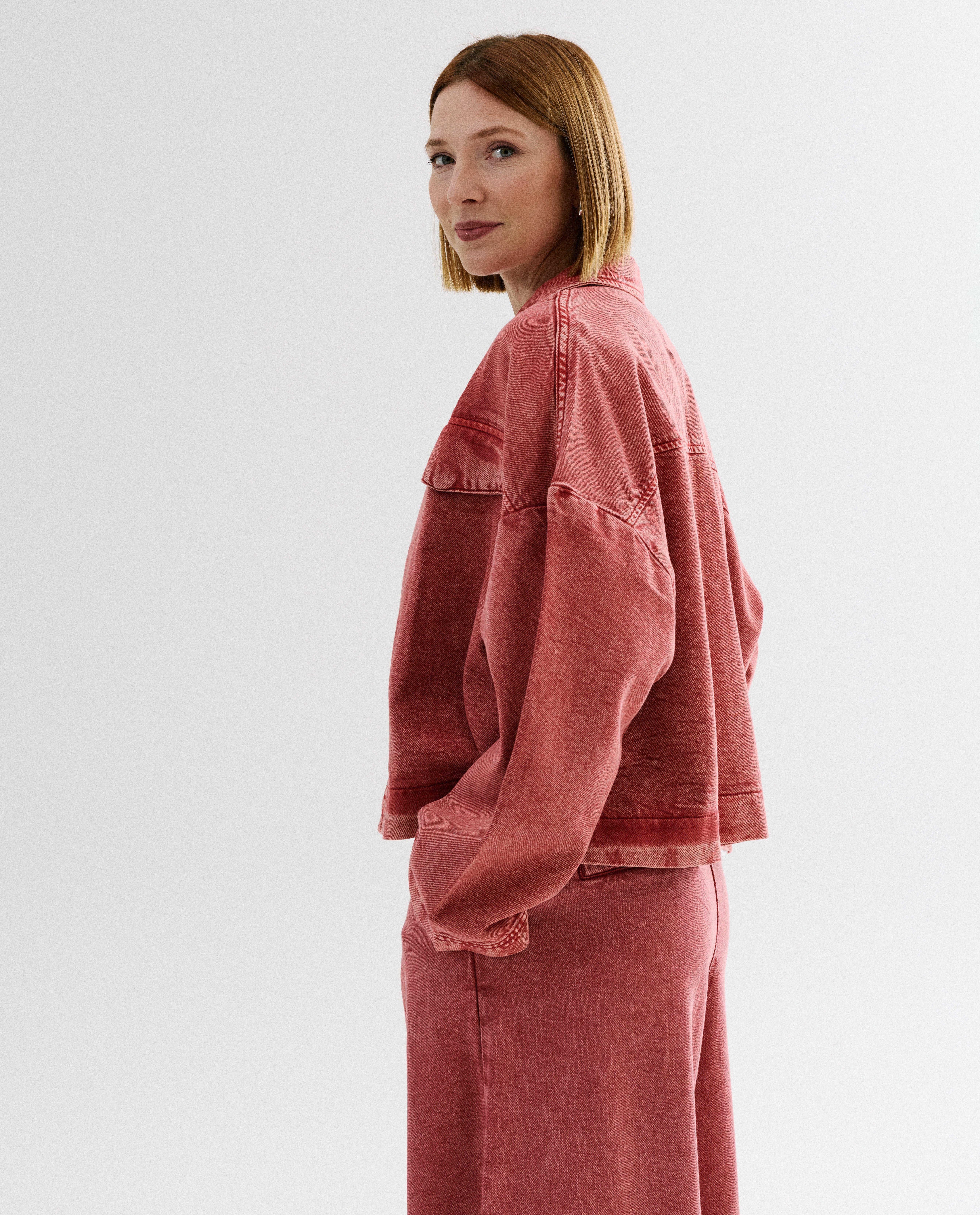 Rood jeansvest - D&eacute;tails du produit - rouge fonc&eacute; - image num&eacute;ro 2