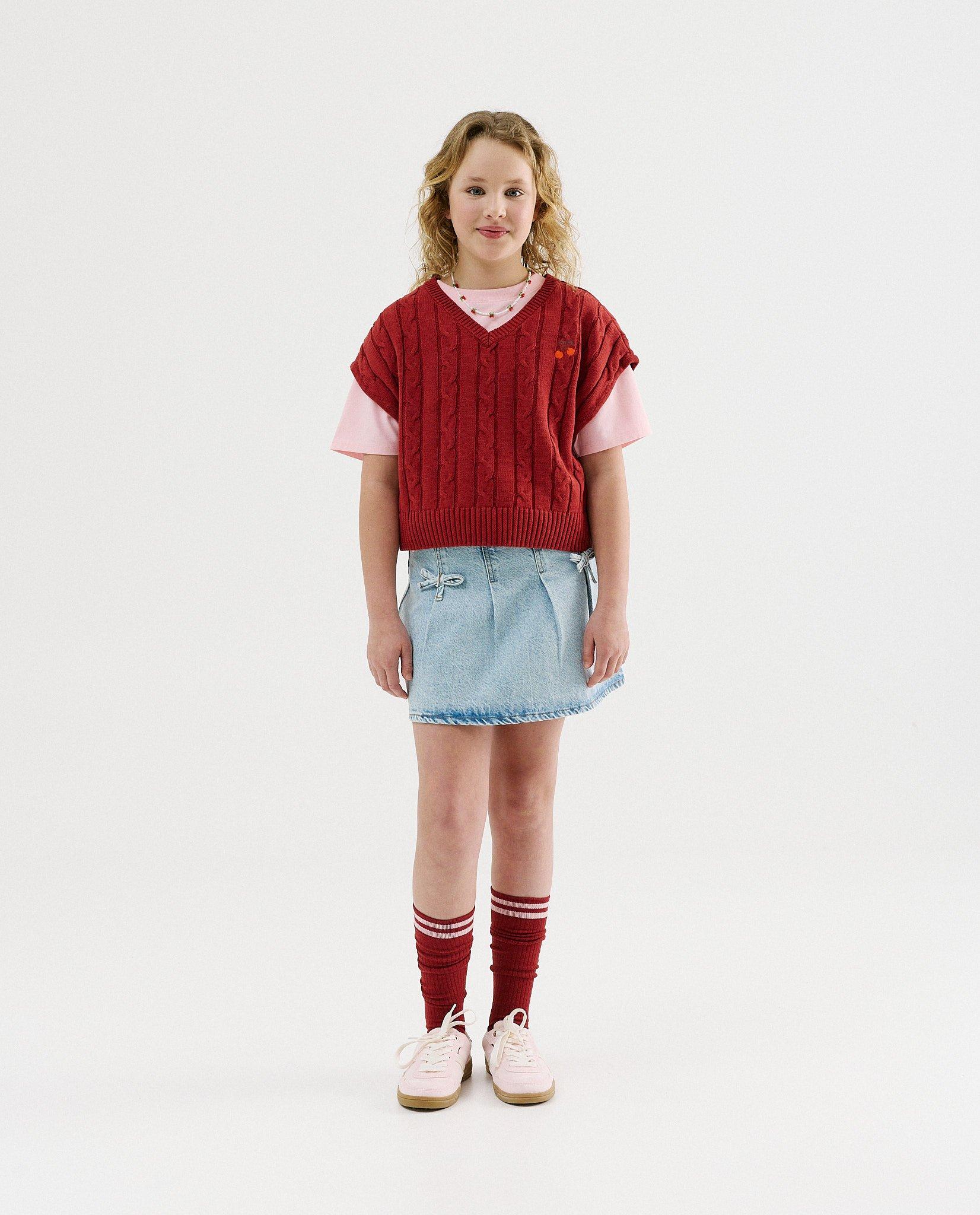 Truien - Debardeur met geborduurde kersen