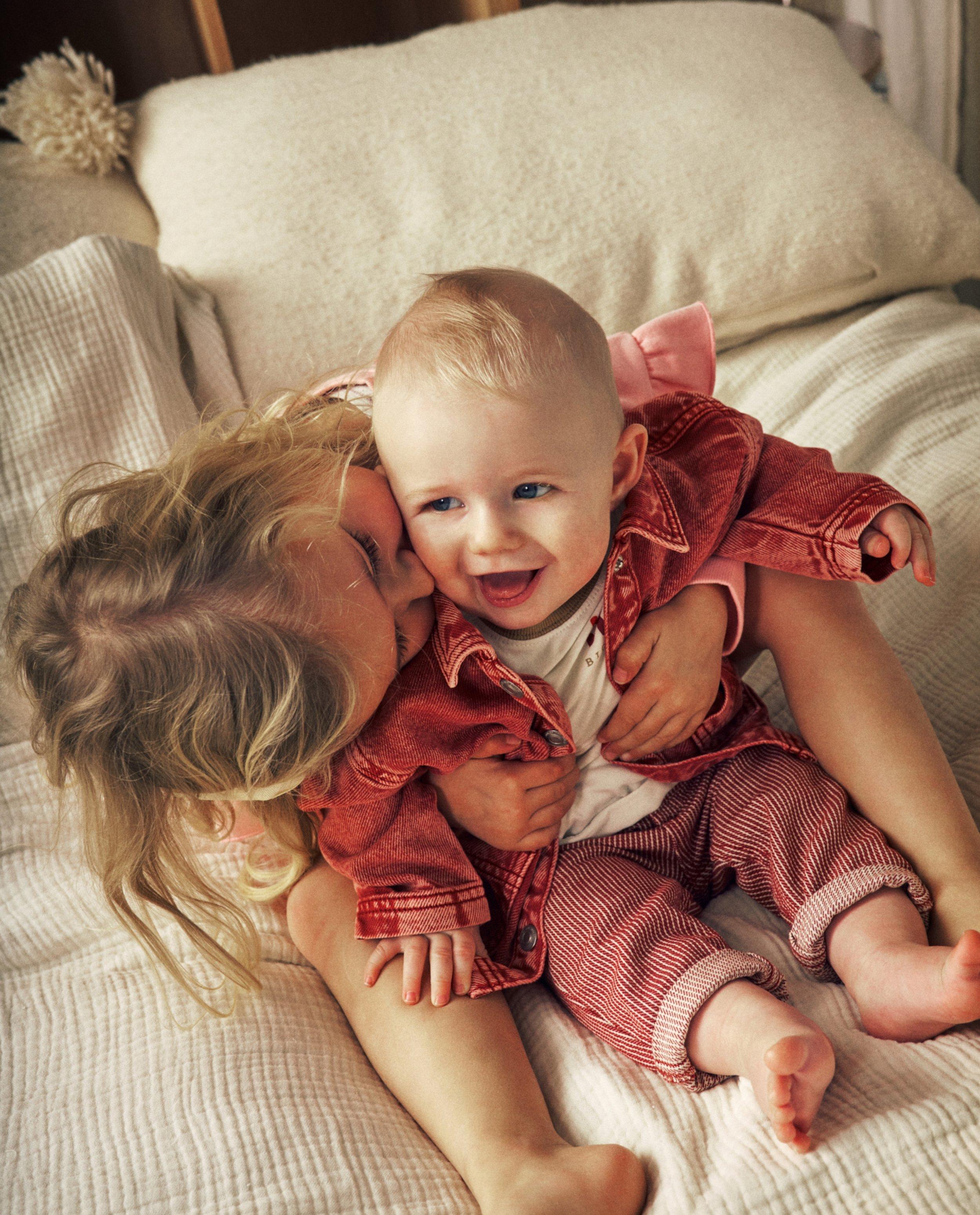 Rood jeanshemd met wassing - Product Detail - rood - afbeelding nummer 1