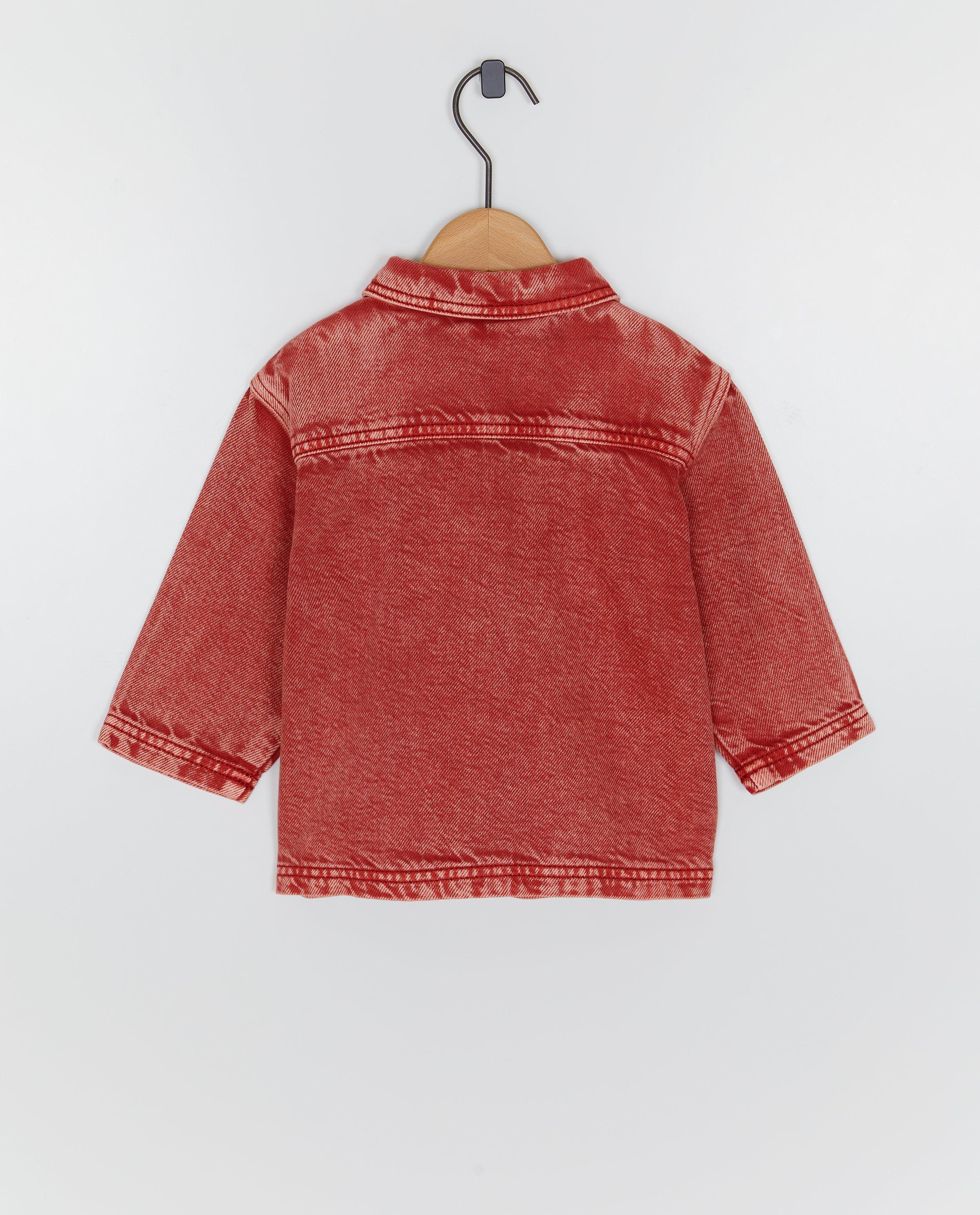 Chemise rouge en jeans, effet d&eacute;lav&eacute; - D&eacute;tails du produit - rouge - image num&eacute;ro 4