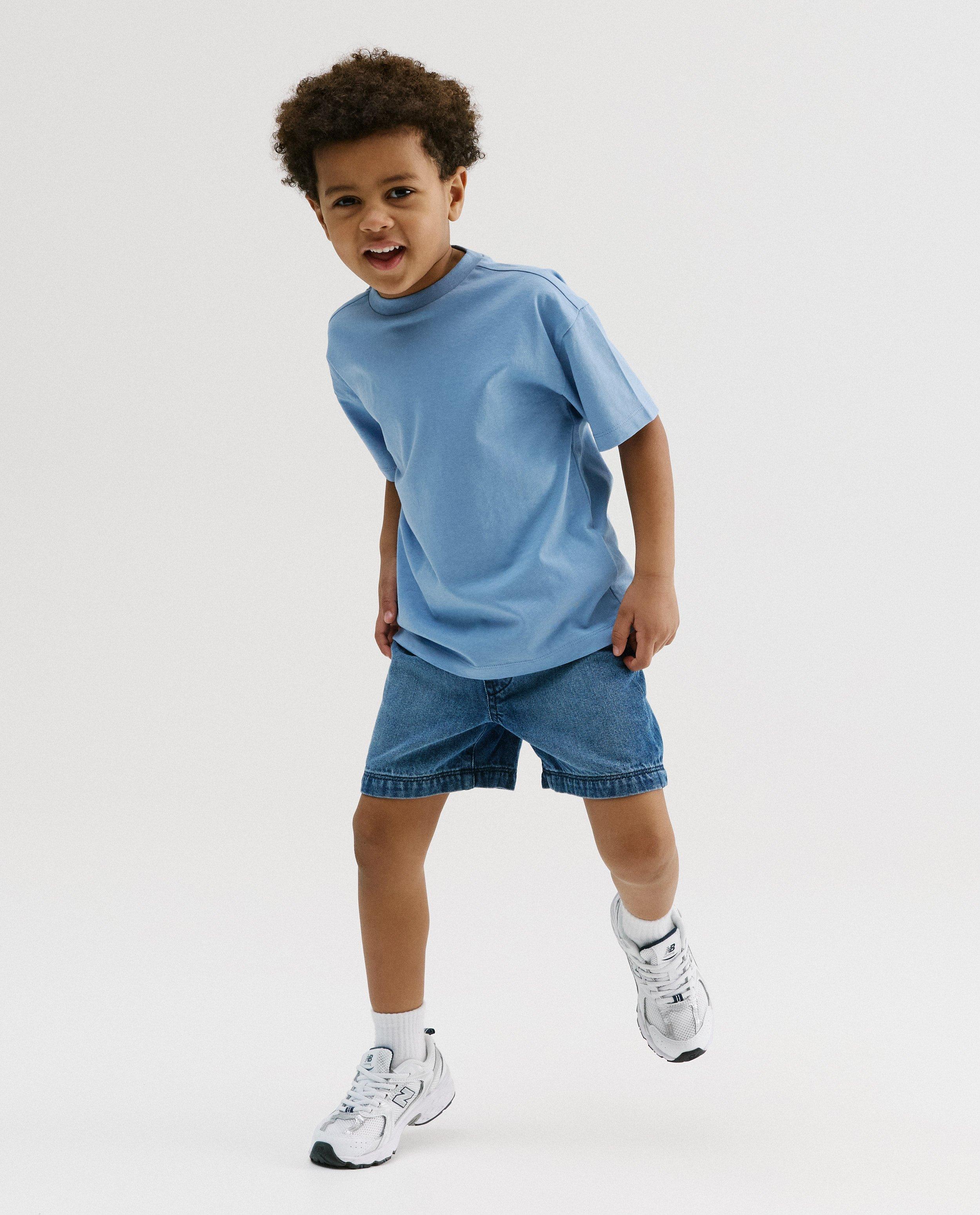 Blauwe jeansshort, baggy fit - Product Detail - blauw - afbeelding nummer 1