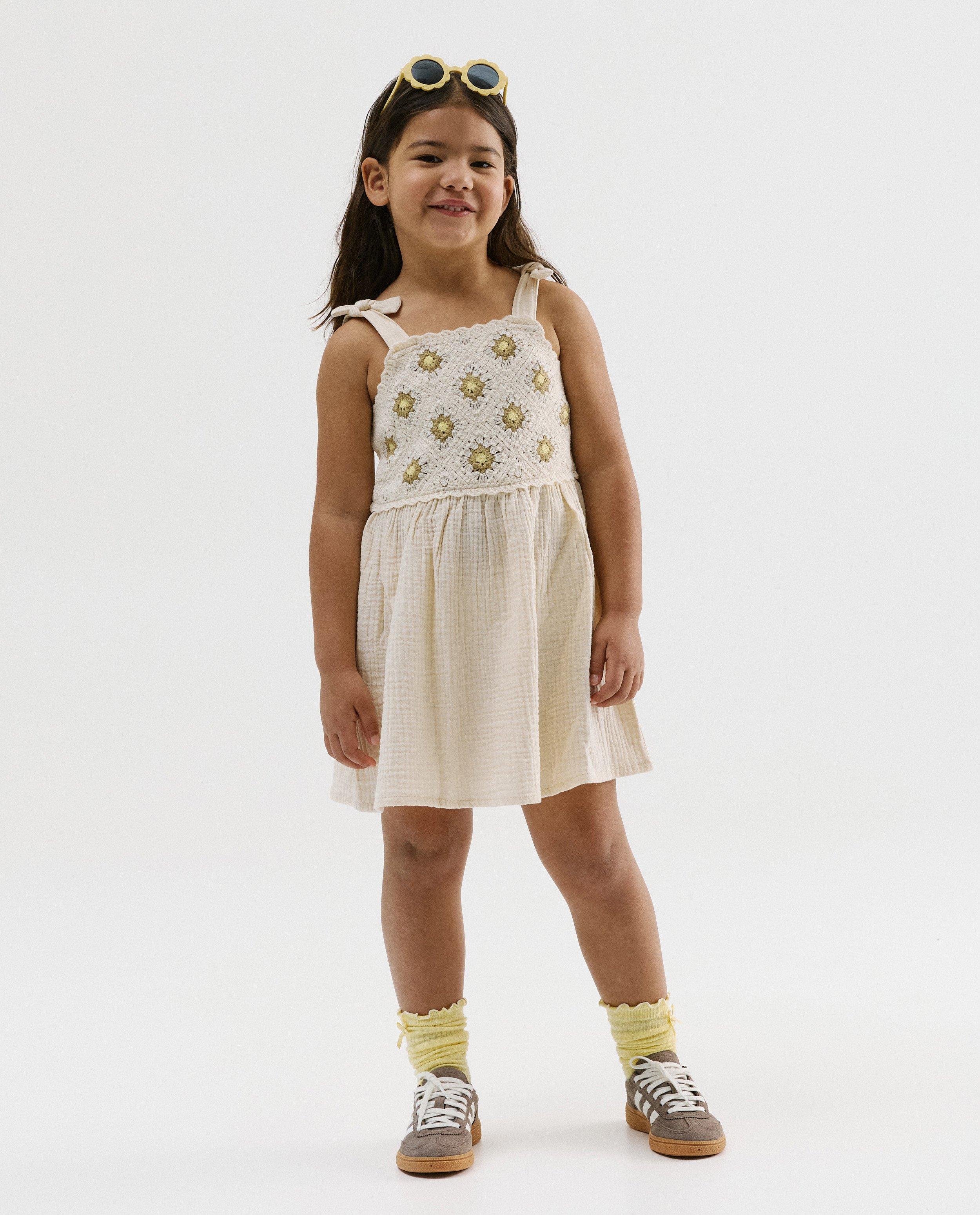 Robe avec crochet, 92-134 - D&eacute;tails du produit - blanc - image num&eacute;ro 1