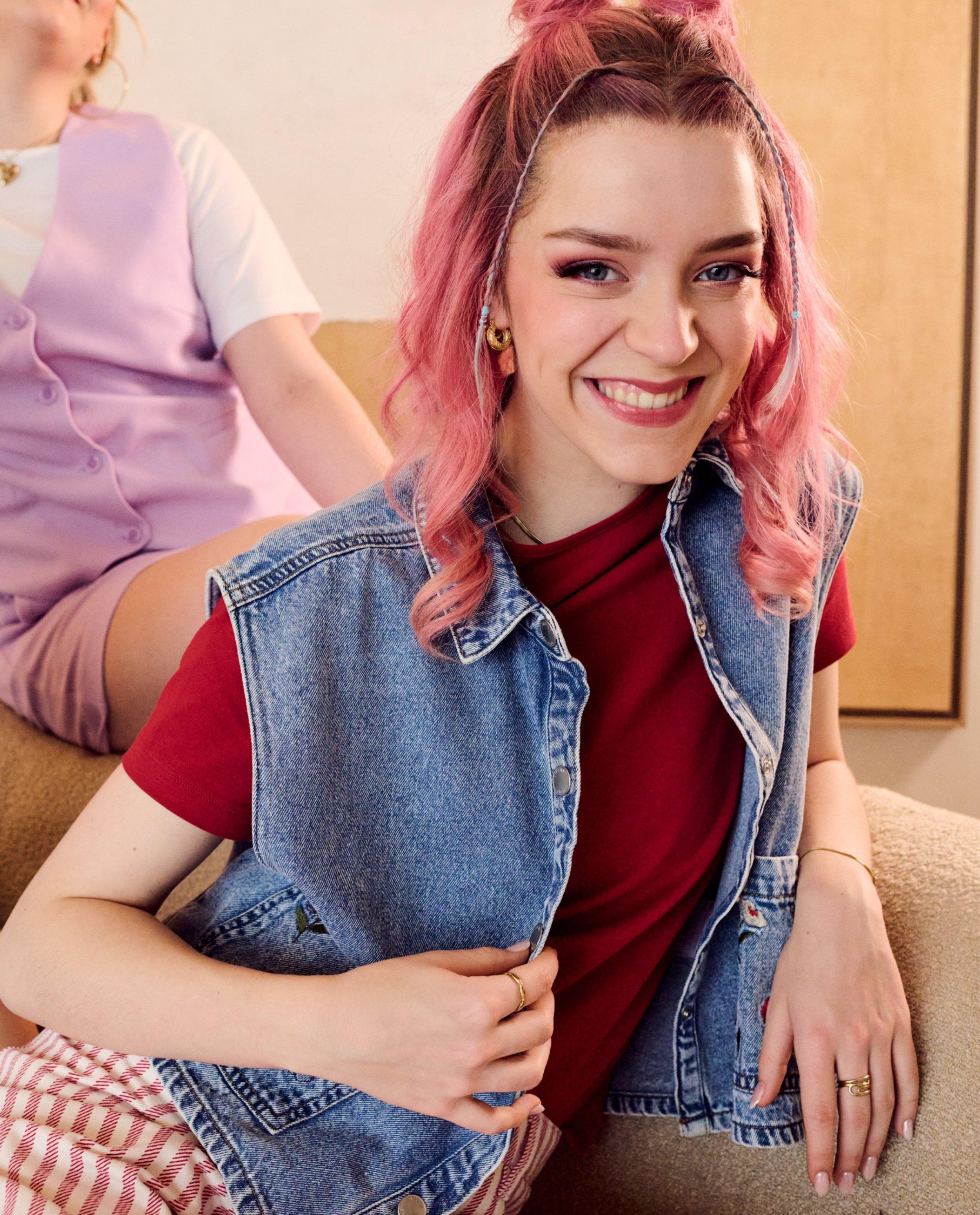 Cardigan - Jeansvest met geborduurde bloemen