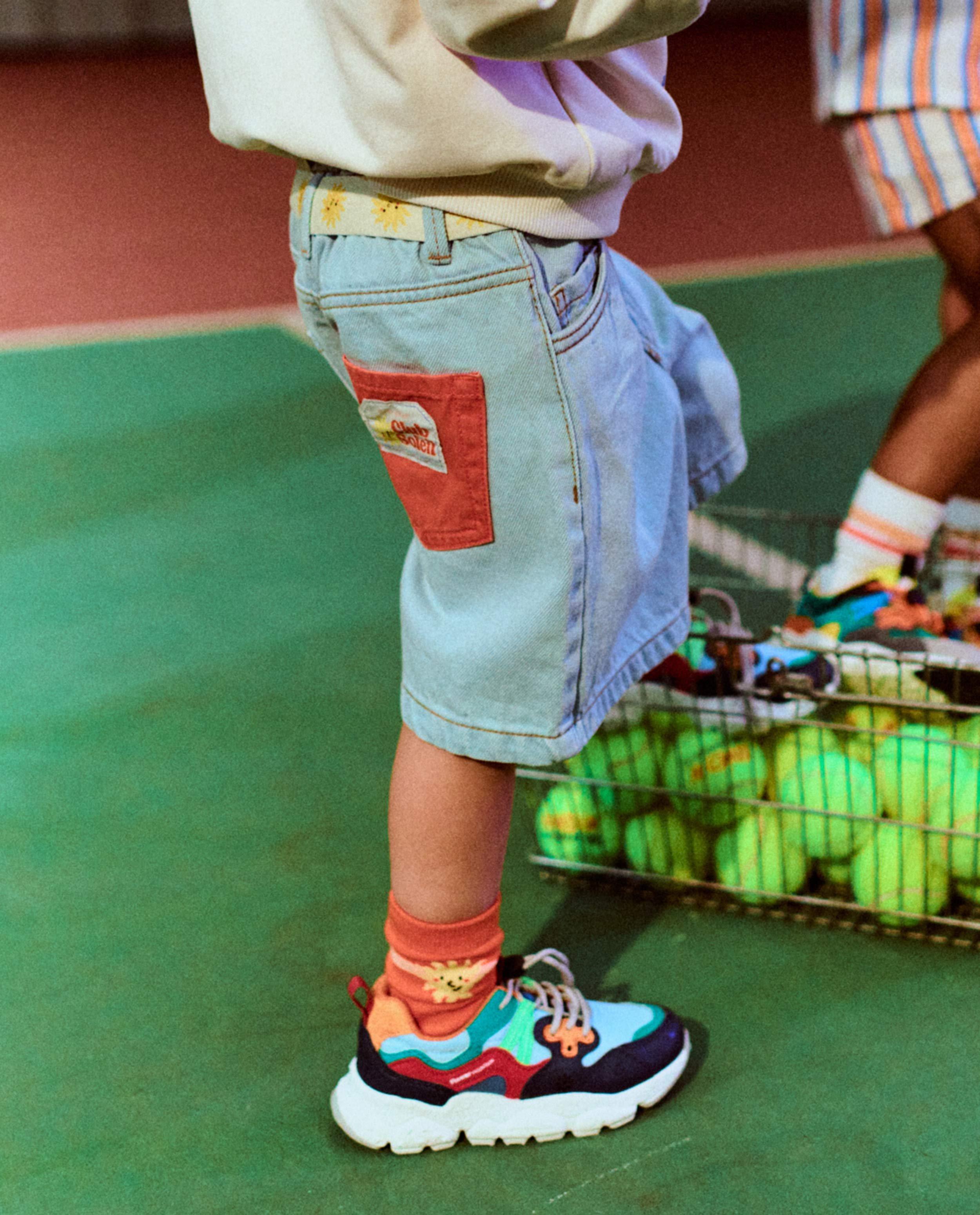 Lichtblauwe jeansshort met riem, loose fit - Fred + Ginger