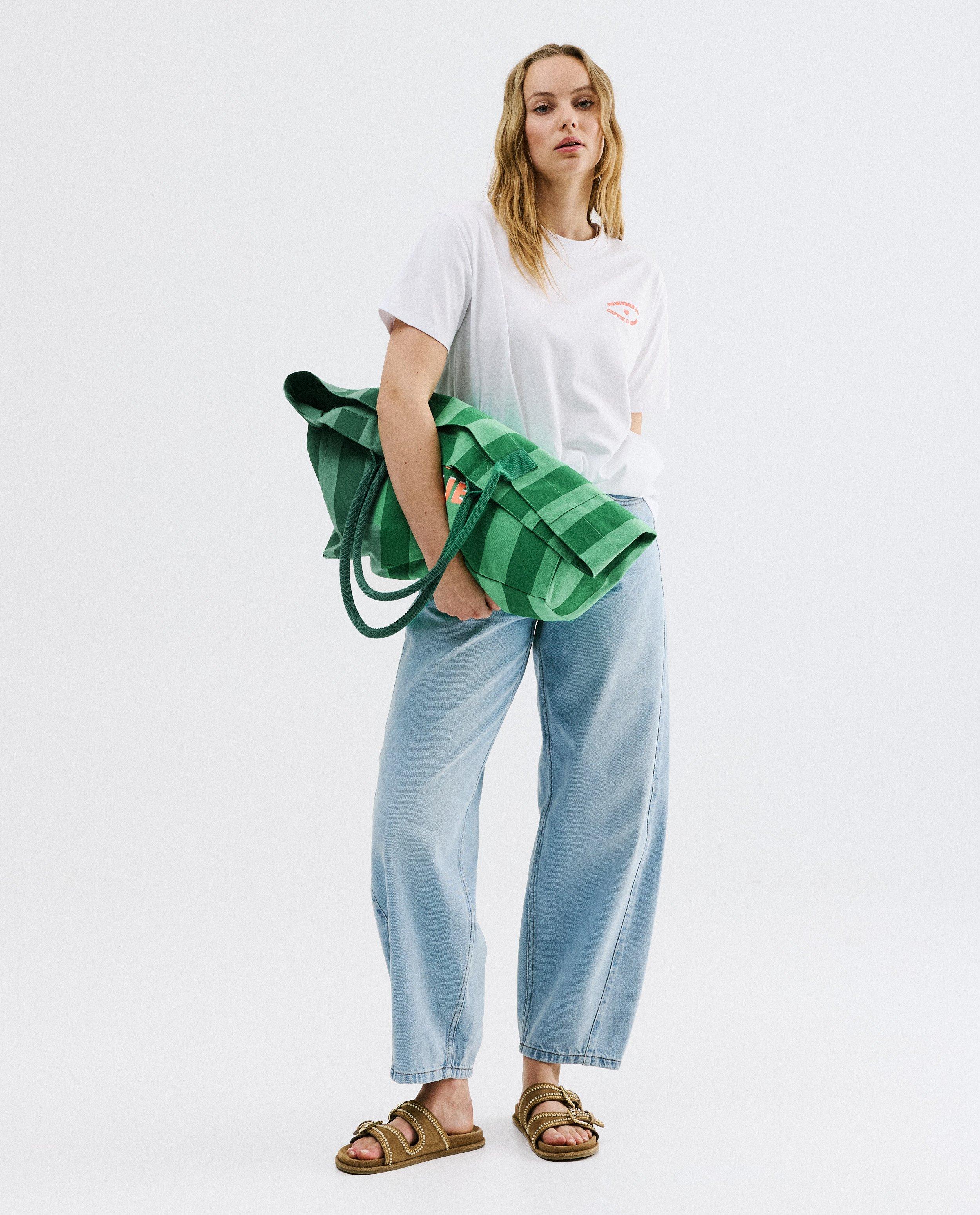 T-shirts - T-shirt met opschrift in reli&euml;f, XS-XXL