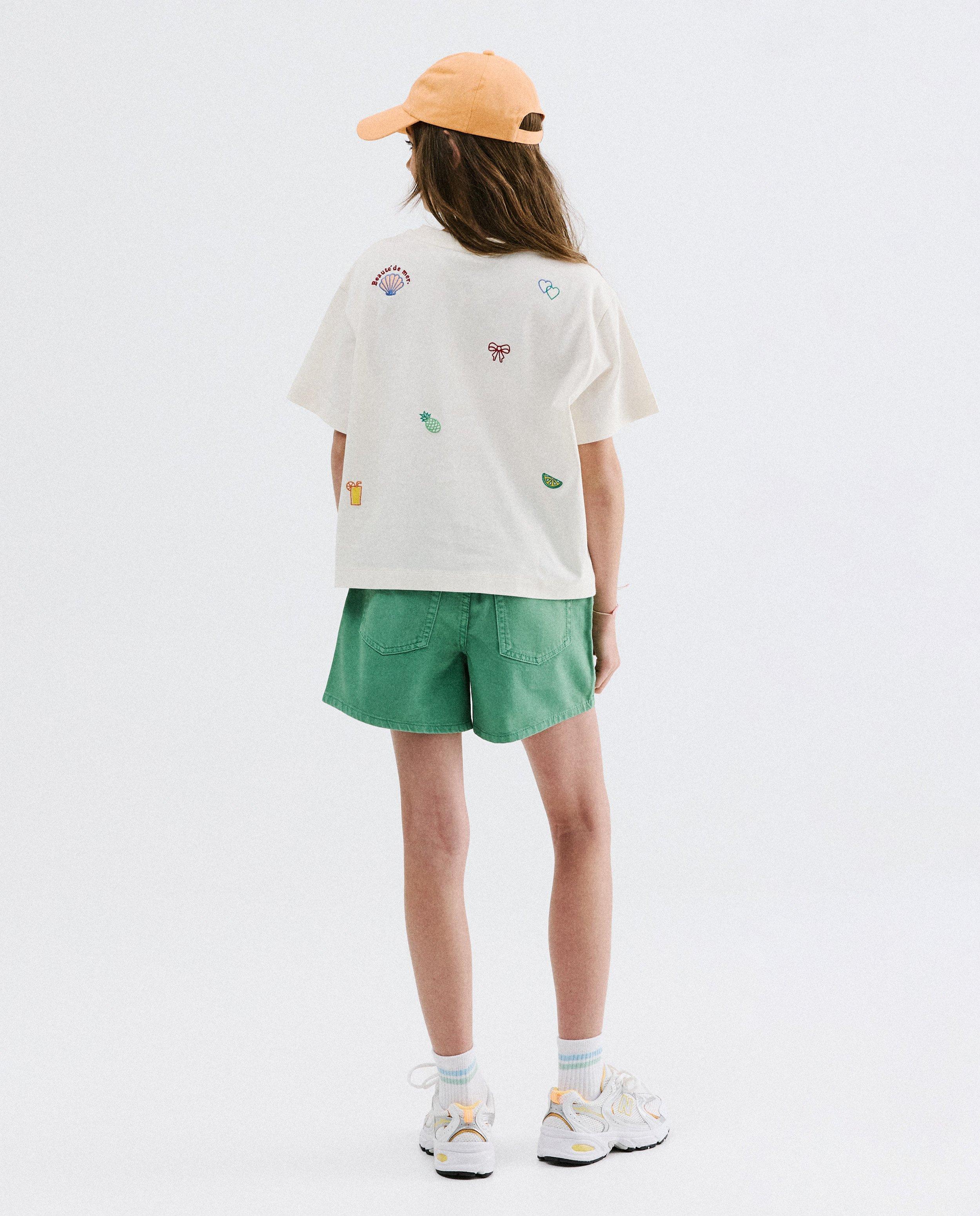 T-shirt avec des figurines brod&eacute;es, oversized fit - D&eacute;tails du produit - blanc - image num&eacute;ro 3