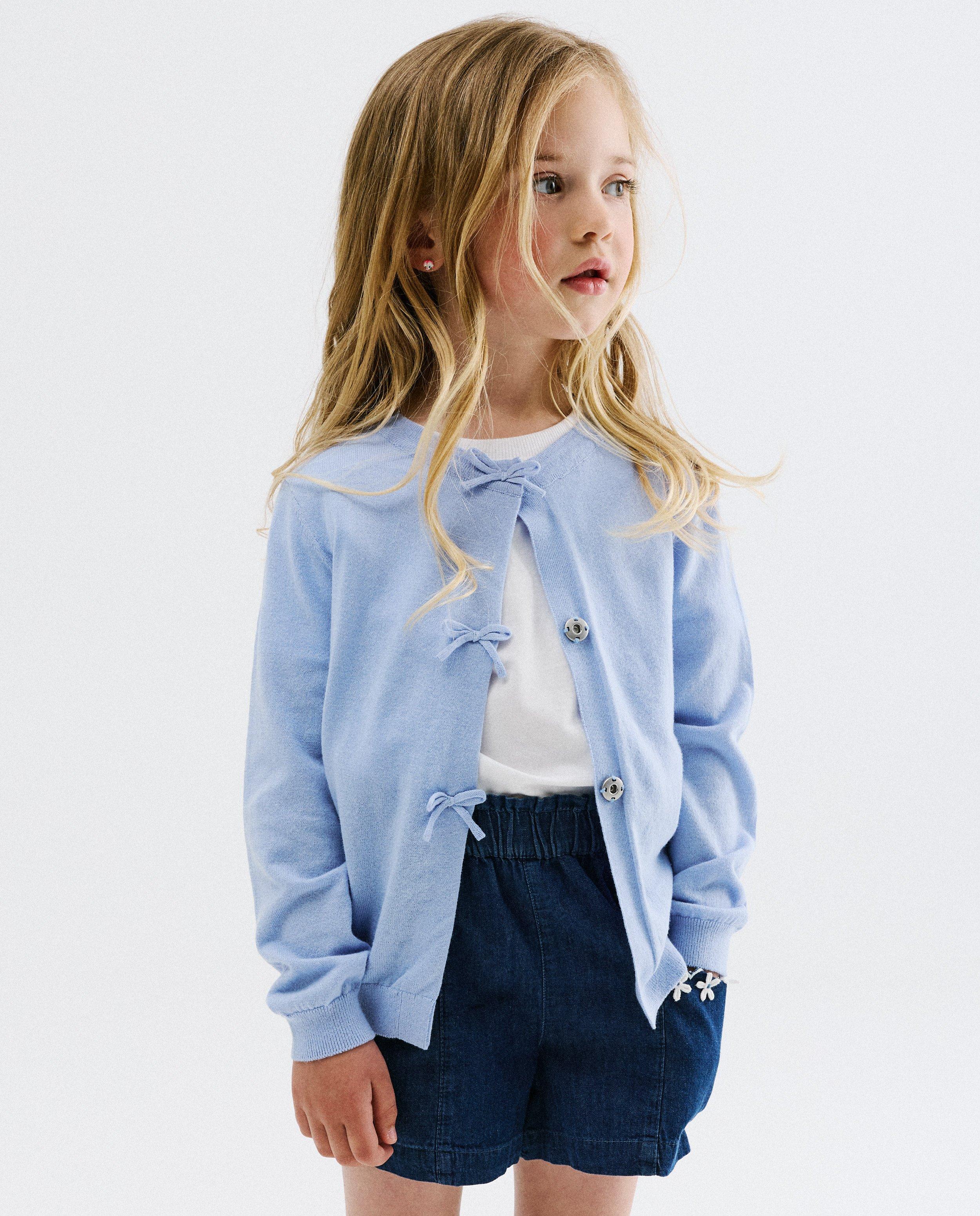 Cardigan met strikjes