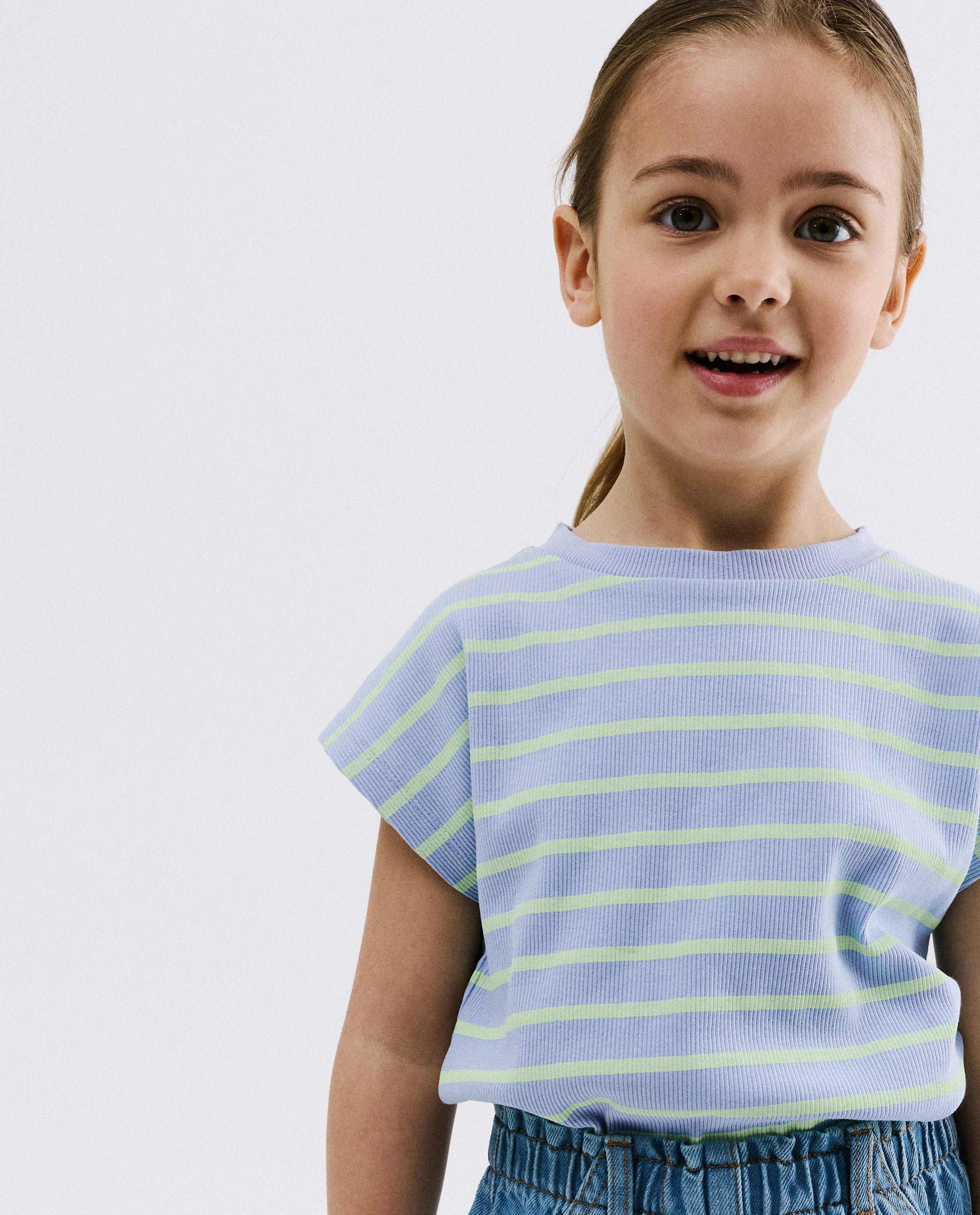 T-shirt met fijne strepen, relaxed fit - Product Detail - lichtblauw - afbeelding nummer 1