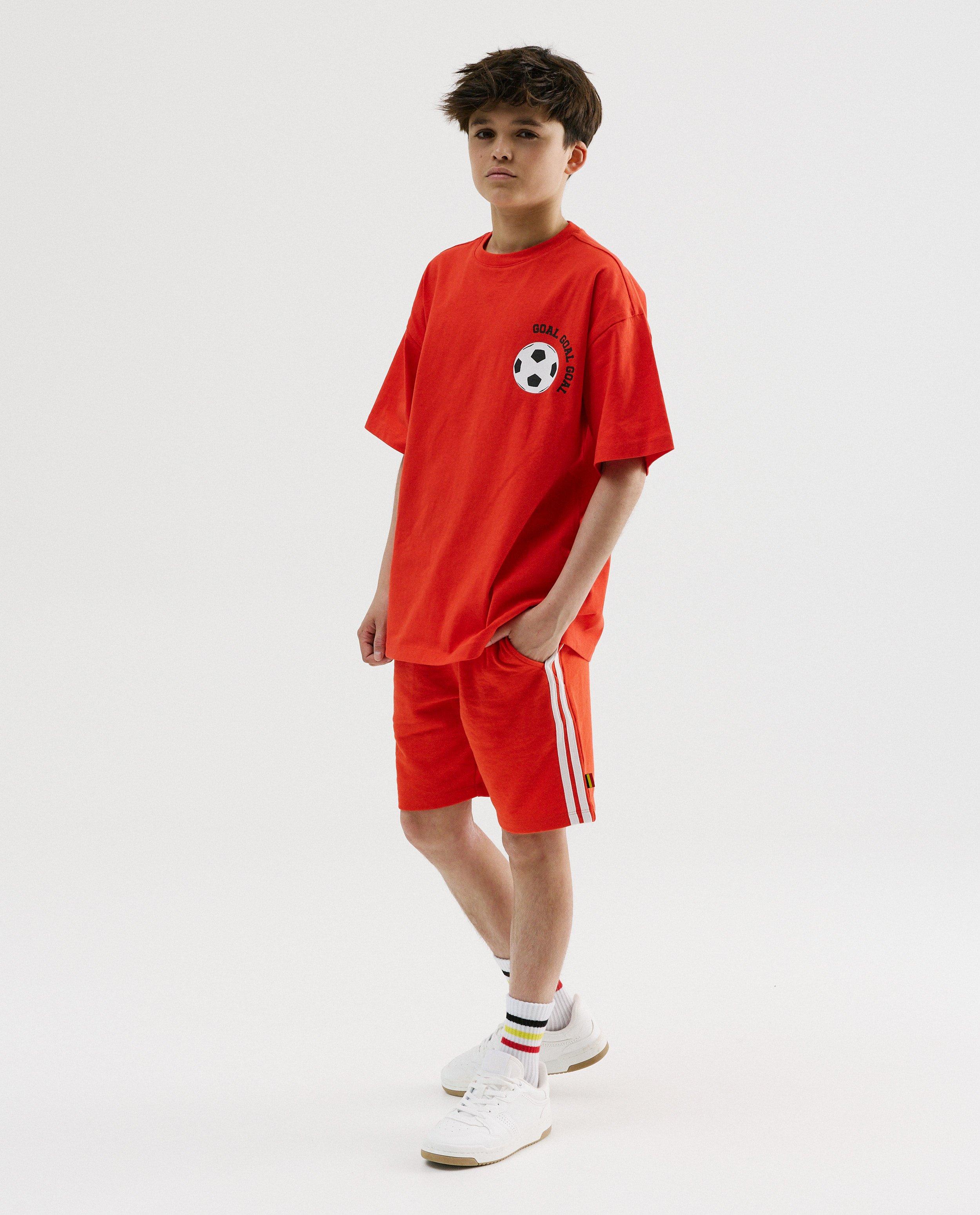 T-shirt avec imprim&eacute; football, coupe loose, 134-170 - D&eacute;tails du produit - rouge fonc&eacute; - image num&eacute;ro 2