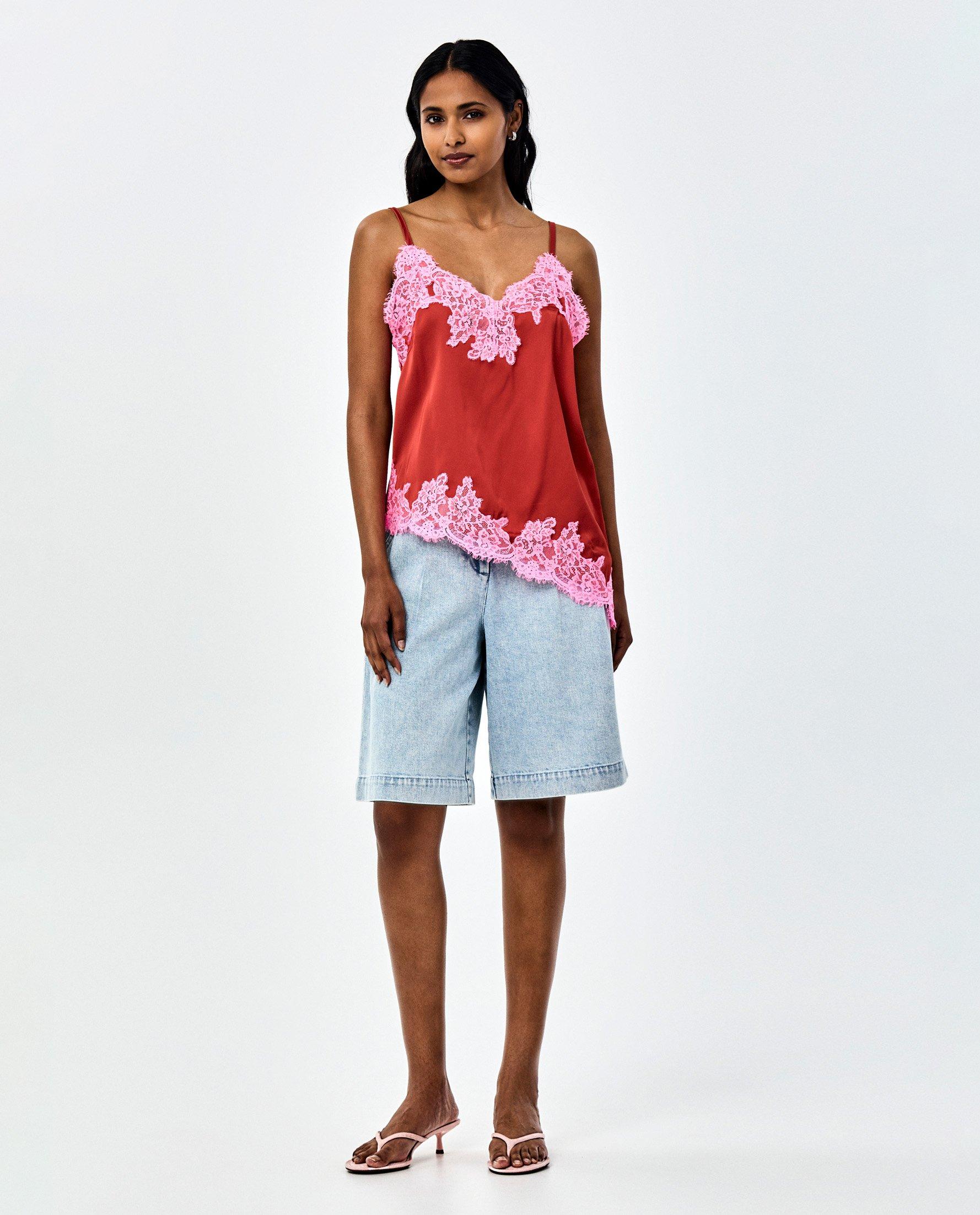 Top met kanten details - Product Detail - donkerrood - afbeelding nummer 2