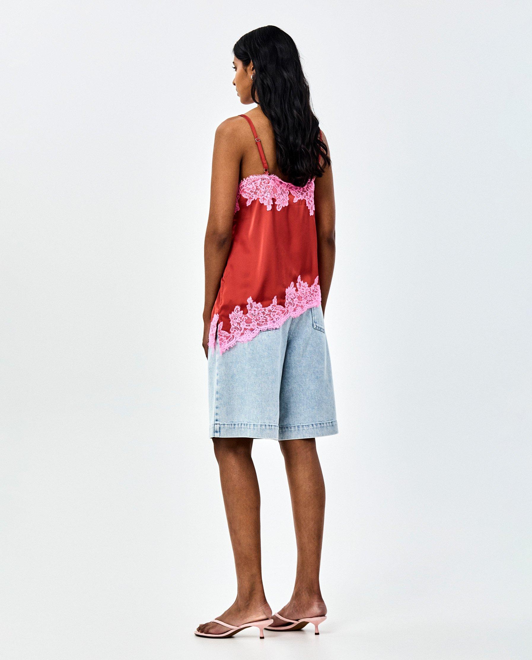 Top met kanten details - Product Detail - donkerrood - afbeelding nummer 3