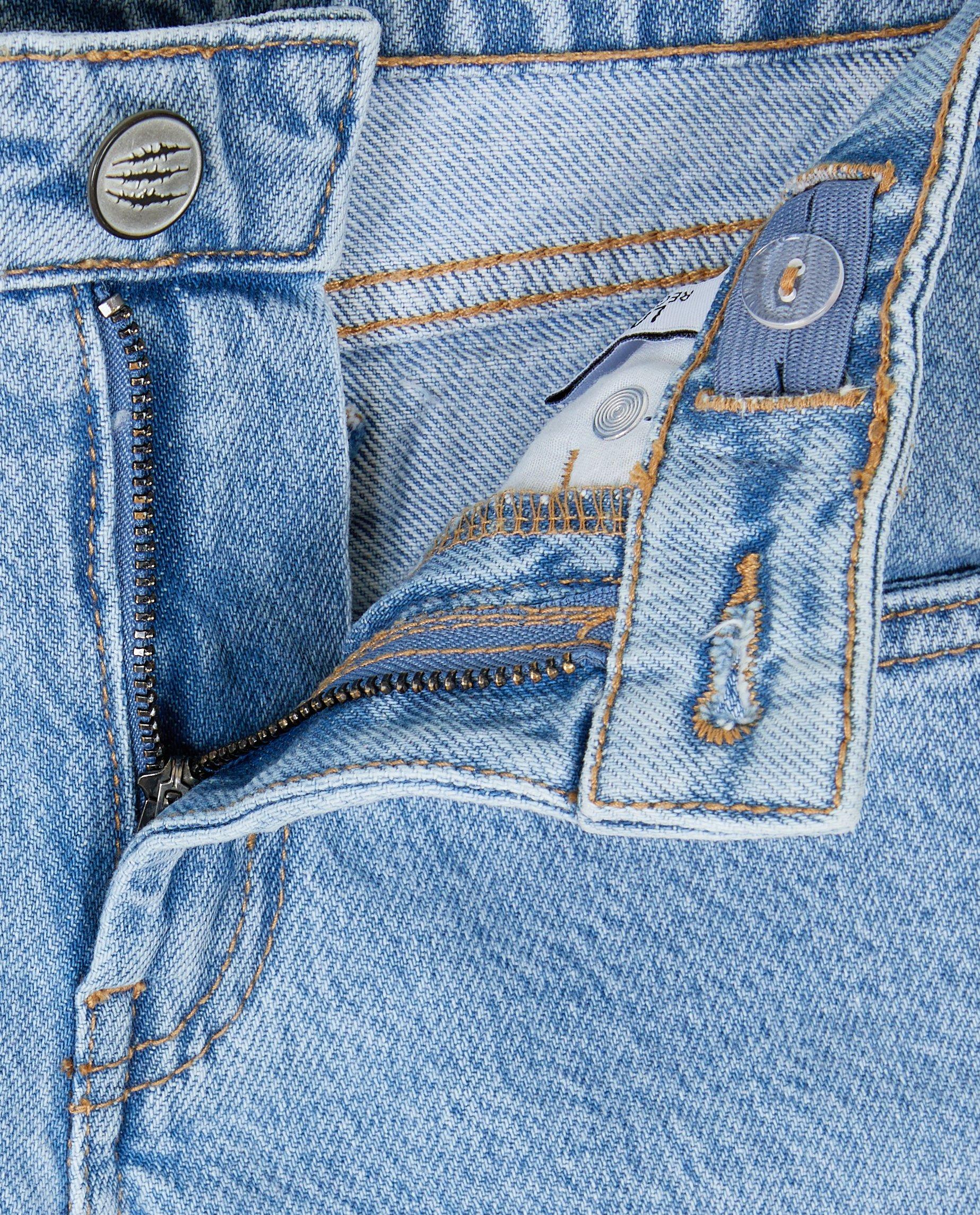 Jeansshort met geborduurde dinosaurus Dino Warriors Dimitri Vegas, loose fit, 104-152 - Product Detail - lichtblauw - afbeelding nummer 7