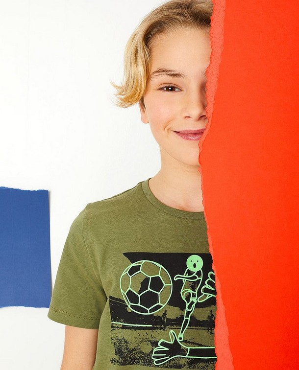 Jouer au football et se détendre Jouer au football et se détendre