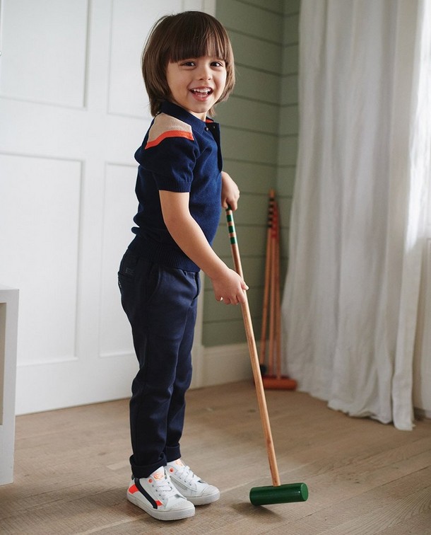 S'amuser dans une tenue chic S'amuser dans une tenue chic