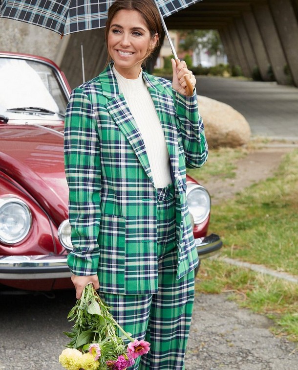 Opvallende en geklede outfit Opvallende en geklede outfit