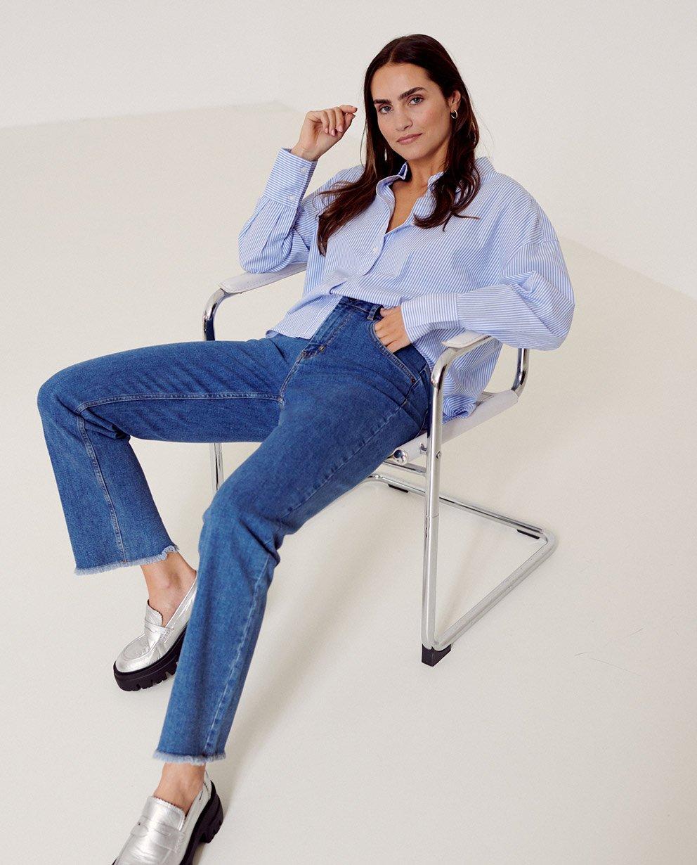 Un bleu de classe sur un jean